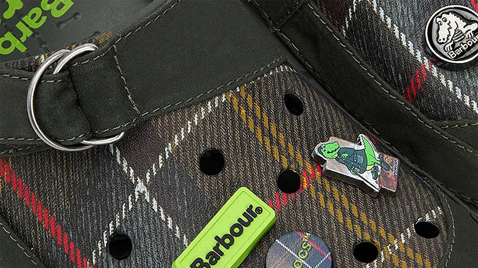 Barbour x Crocs : une collaboration utilitaire et audacieuse