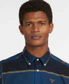 Barbour iceloch-tailored-tartan-shirt-midnight-tartan – Legend Story