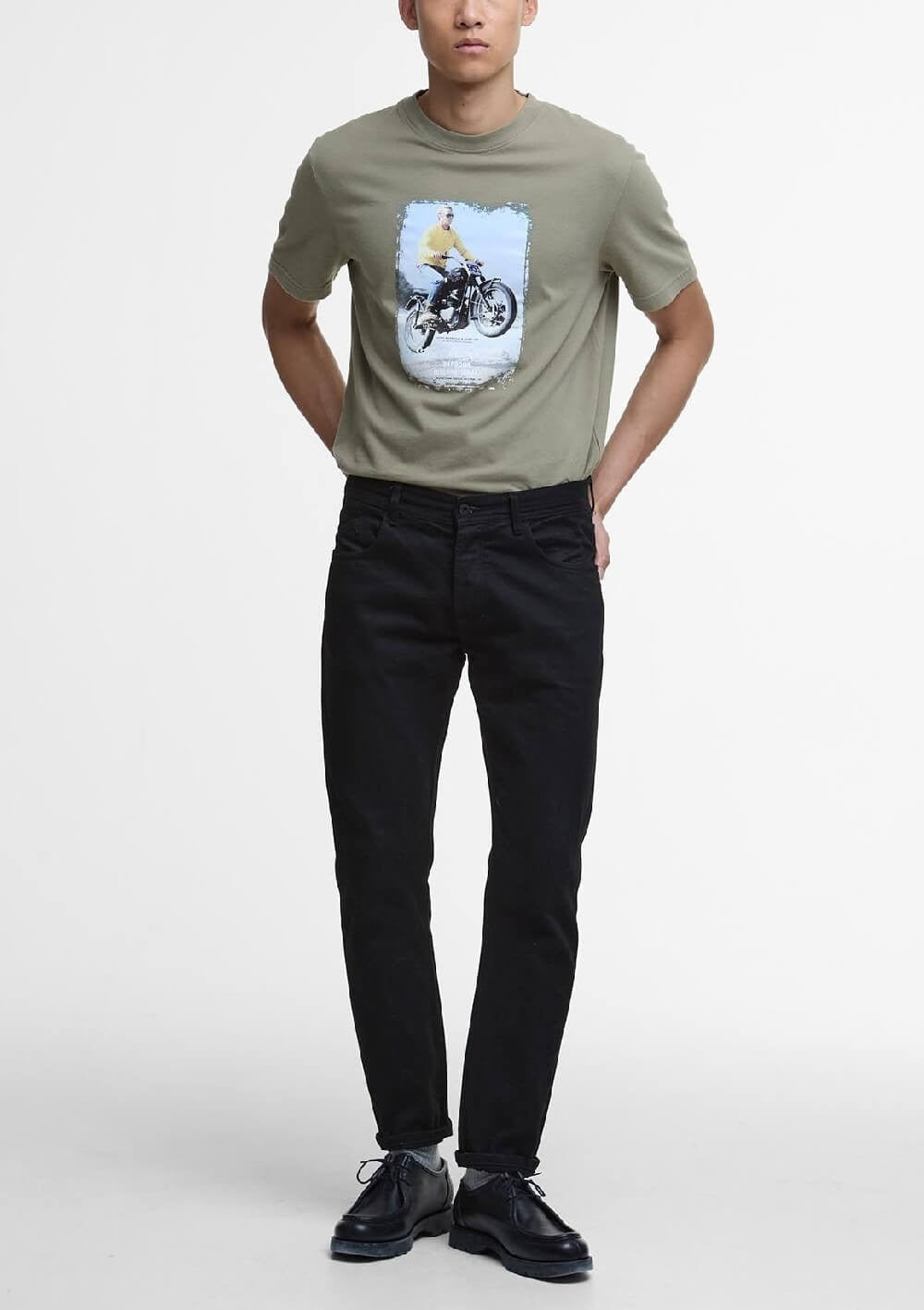 Barbour intl-coster-smq-graphic-tee-bleached-olive – Legend Story
