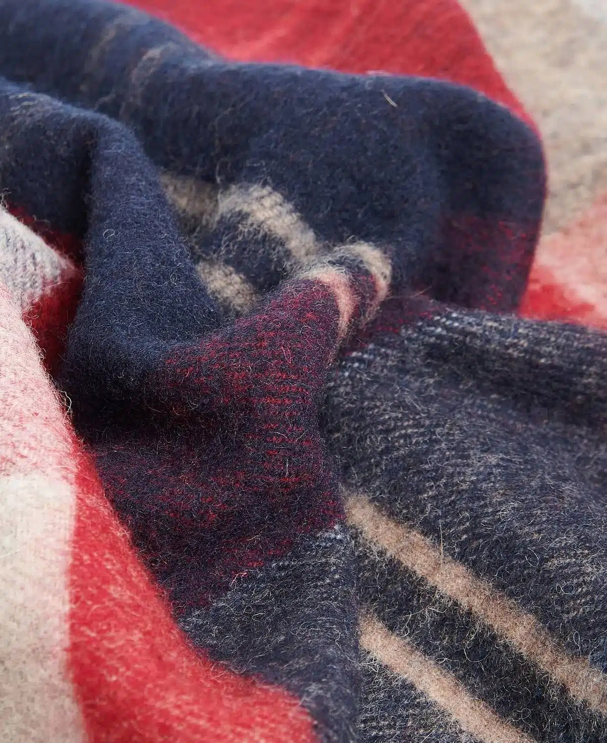 Barbour inverness-tartan-scarf-cranberry-tartan – Legend Story